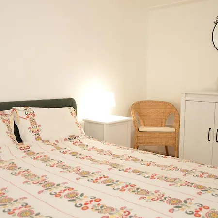 Friendly In Center Apartment *